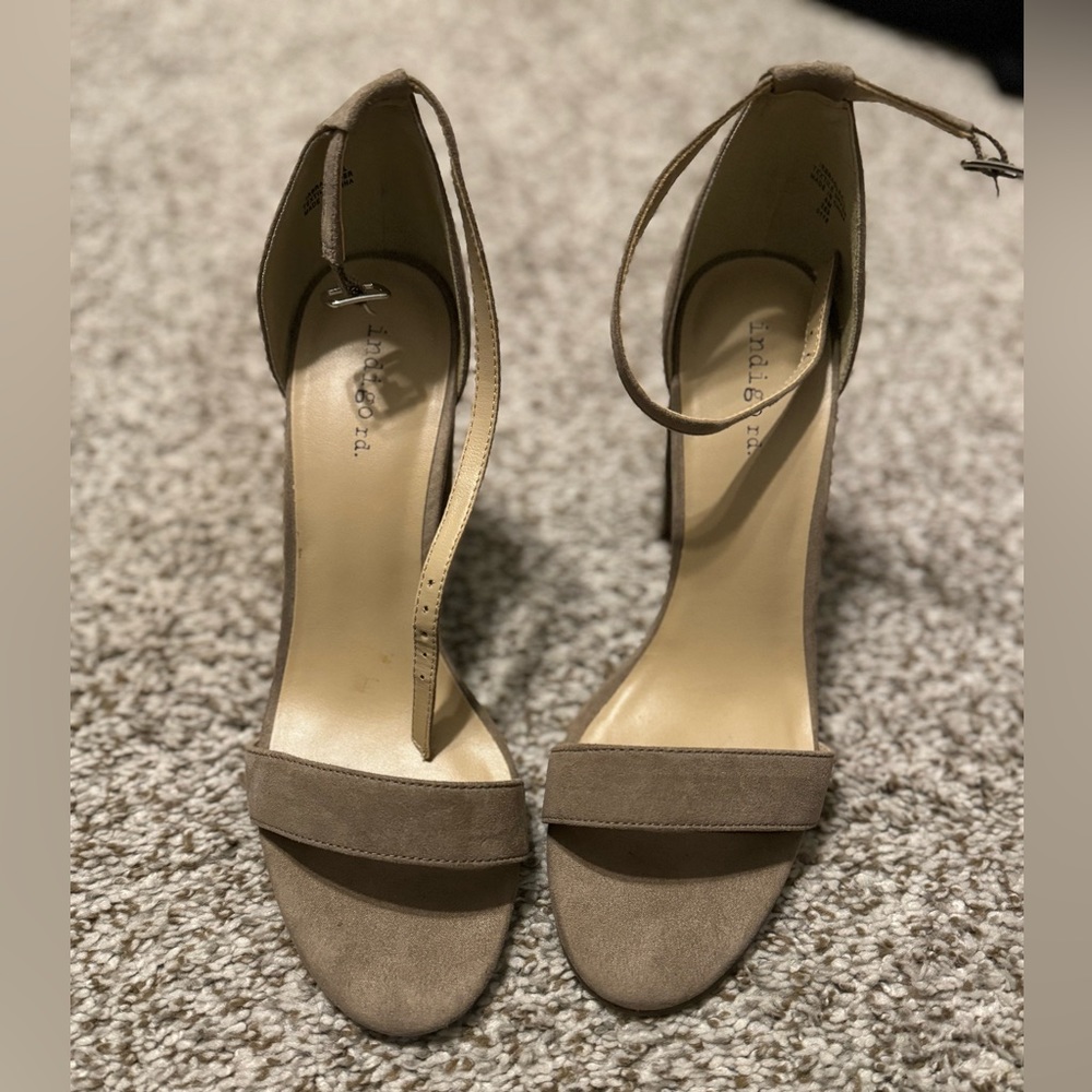 Indigo beige heels